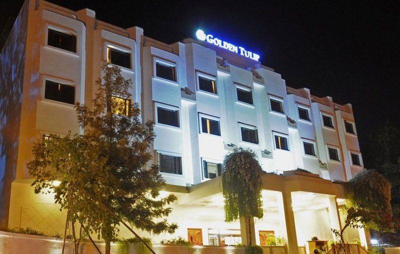 Hotel Golden Tulip Udaipur Extérieur photo