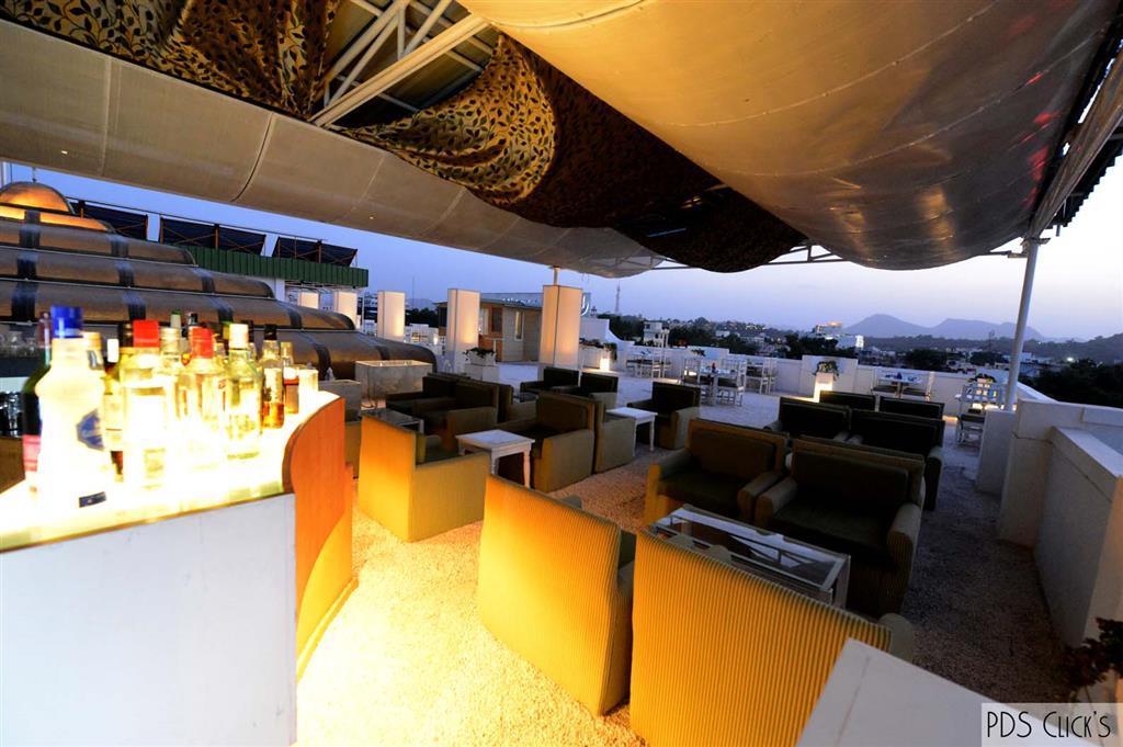 Hotel Golden Tulip Udaipur Restaurant photo