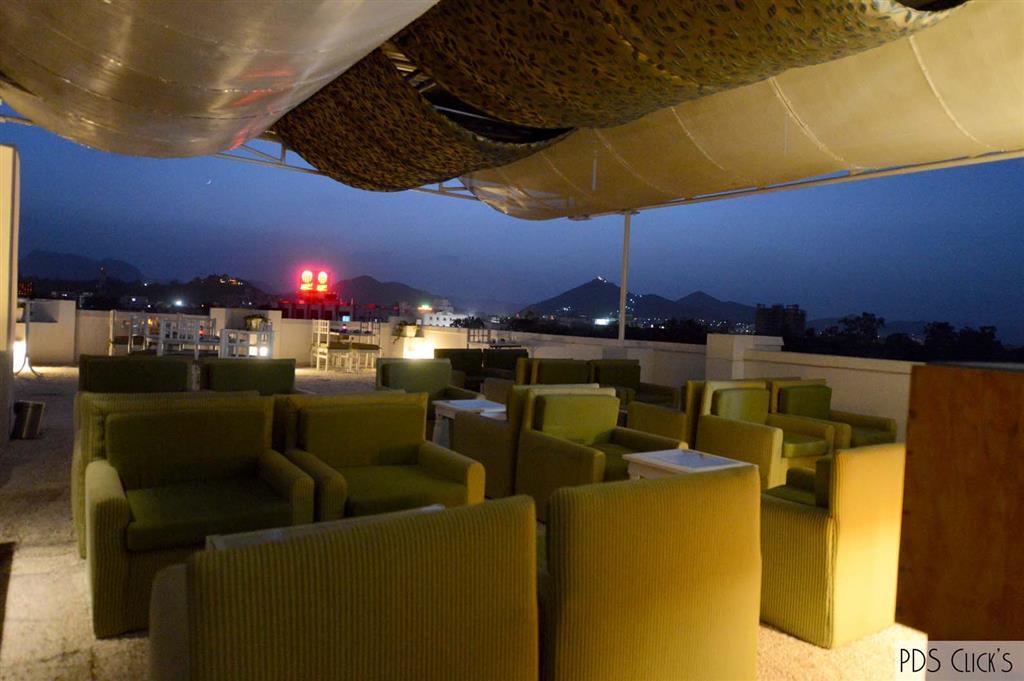 Hotel Golden Tulip Udaipur Restaurant photo